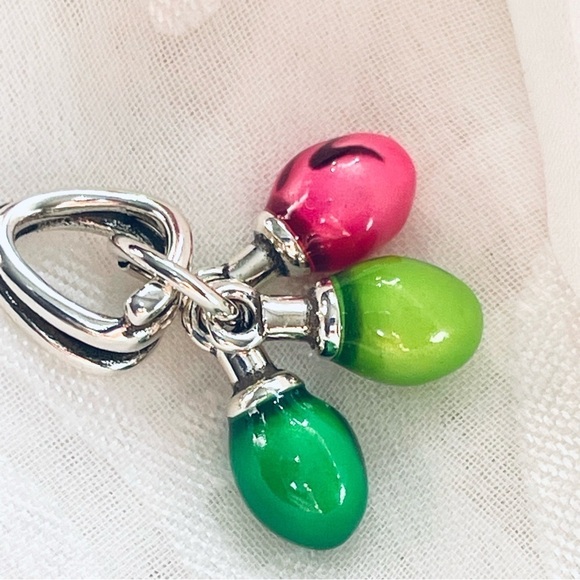 ⚡ NWOT Stranger Things Glow-in-the-Dark "Run" Charm ✨ - Picture 8 of 16